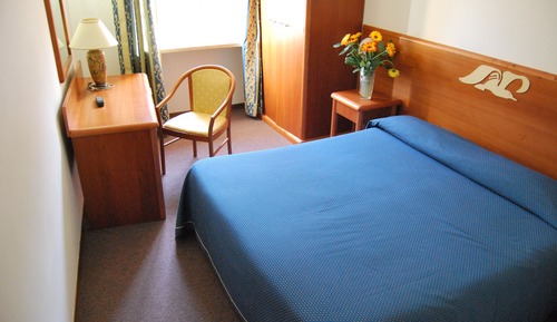 Standard Double or Twin Room, Private Bathroom