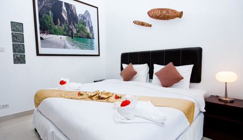 Premium Apartment, 1 King Bed, Pool View, Poolside