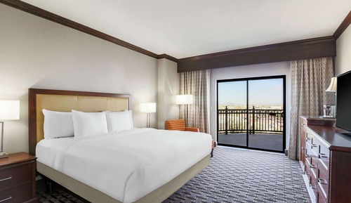Suite, 1 King Bed (2 Rooms)