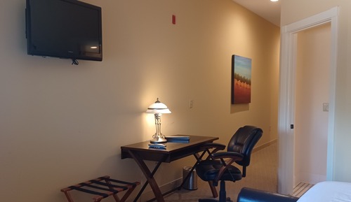 Deluxe Room, 1 King Bed, Jetted Tub, City View
