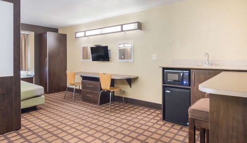 Standard Suite, 1 Queen Bed, Non Smoking