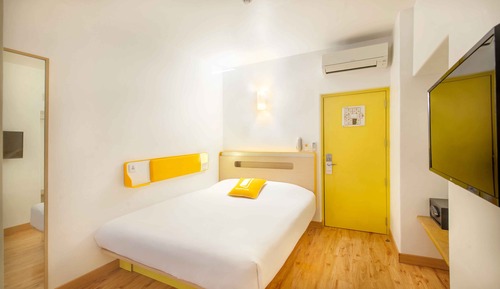 Standard Room, 1 King Bed
