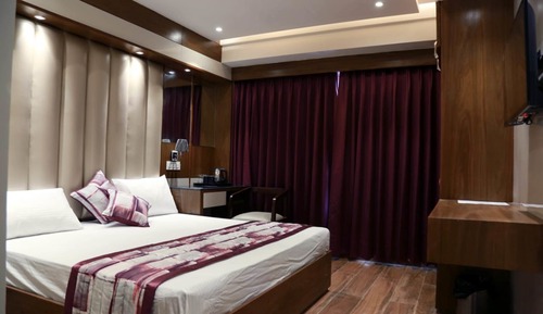 Standard Room with Side View 