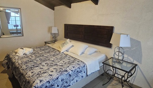 Comfort Room, 1 King Bed