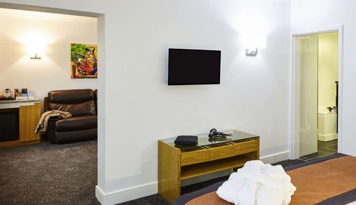 Suite, 1 King Bed