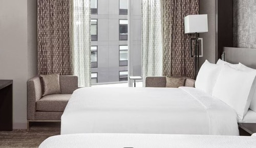 Deluxe Room, 2 Queen Beds, Non Smoking