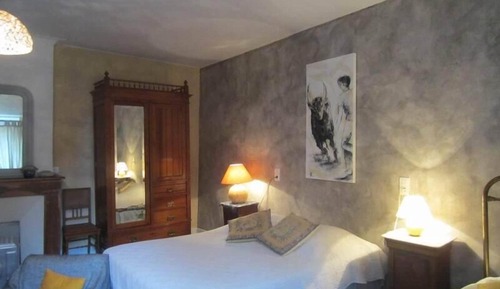 Double Room (Catalpa)