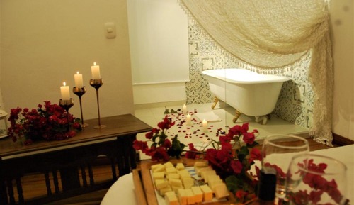 Suite, 1 King Bed, Non Smoking, Garden View