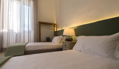 Deluxe Apartment, 4 Bedrooms, Terrace, Garden View