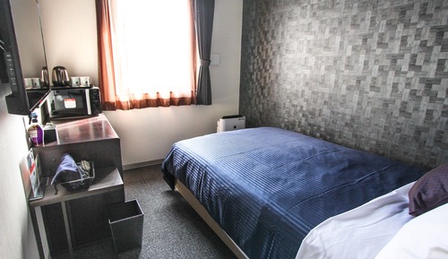 Single Room, Smoking