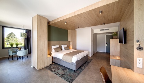 Suite, Balcony