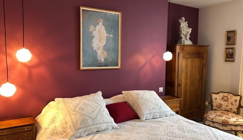 Deluxe Double Room (La Chambre Rose)