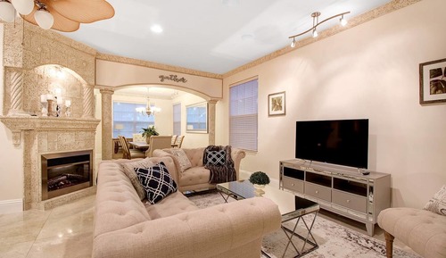 House (4 Bedrooms)