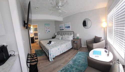 Family Studio Suite, 1 King Bed, Kitchen, Courtyard View