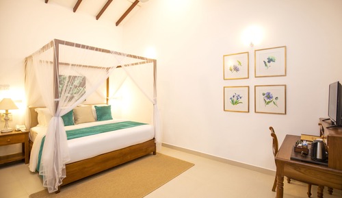 Standard Double Room, 1 King Bed, Terrace, Garden View