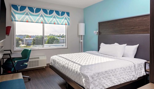 Room, 1 King Bed, Accessible (Hearing)