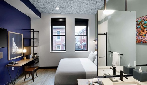 Deluxe Room, 1 King Bed, Non Smoking