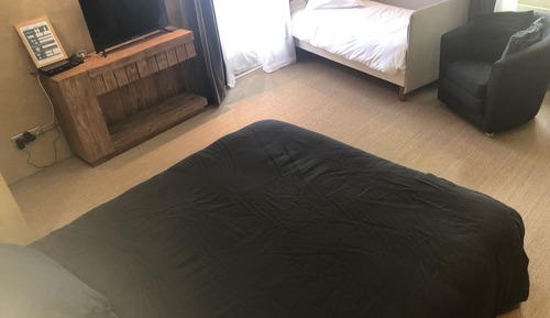 Double Room, Non Smoking (Noire)
