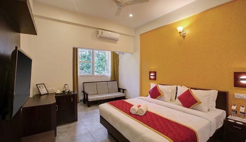 Honey Comb Room