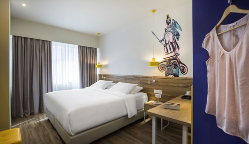 Standard Room, 1 Double or 2 Twin Beds