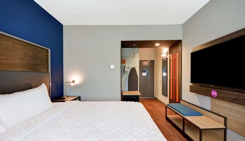 Room, 1 King Bed, Accessible (Hearing)