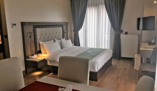 Standard Room, Kitchenette, Lake View