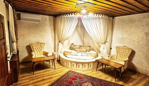 Elite Room, Jetted Tub