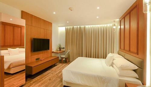 Deluxe Room, 1 Queen Bed (Deluxe Room)