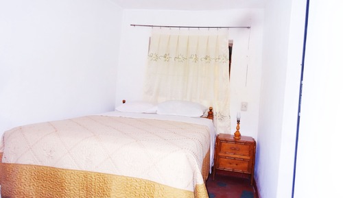Single Room, Mountain View