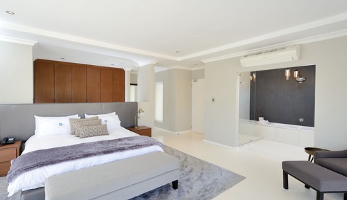 Honeymoon Suite