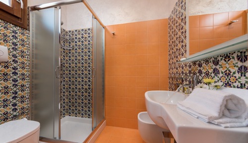 Single Room, Balcony