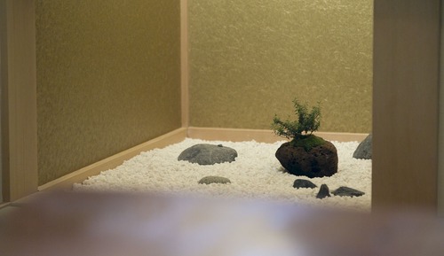 Single Room, Sawara