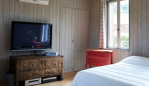 Family Cottage, 4 Bedrooms, Private Pool, Garden View