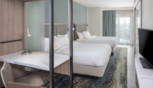 Suite, Multiple Beds, Partial Ocean View (Mobility/Hearing Accessible, Tub)