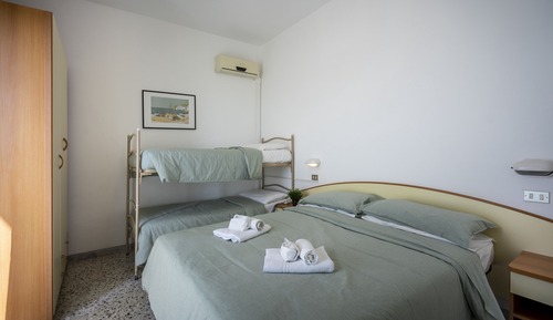 Standard Quadruple Room