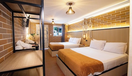 Deluxe Quadruple Room