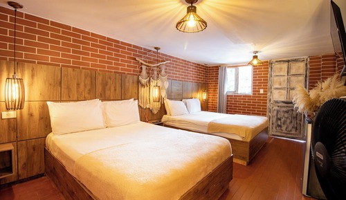 Deluxe Quadruple Room