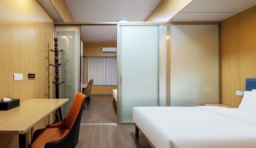 Deluxe Triple Room, City View