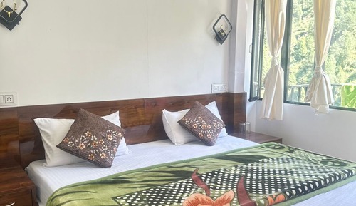 Deluxe Double Room, Balcony, Mountain View