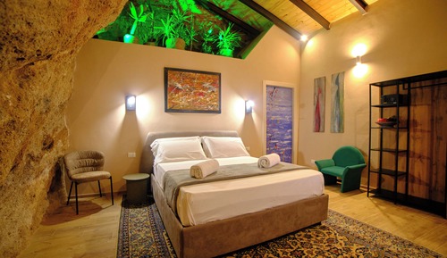 Luxury Studio Suite, City View