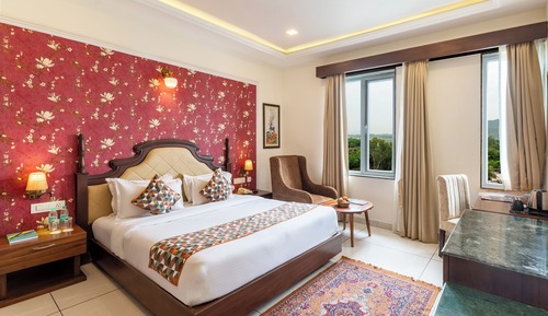 Deluxe Queen Room