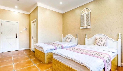 Panoramic Twin Room