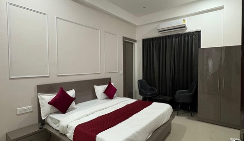 Deluxe Double Room, City View