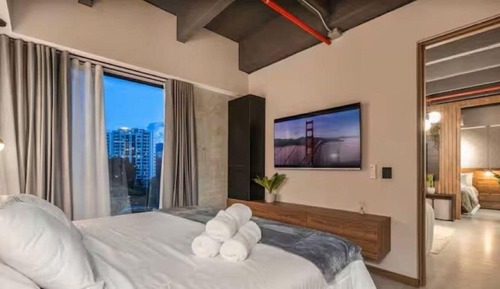 Elite Condo, 2 Bedrooms, City View