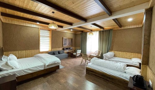 Family Room, City View
