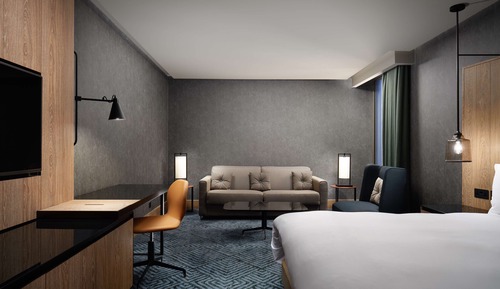 Junior Suite, 1 King Bed - Lounge Access
