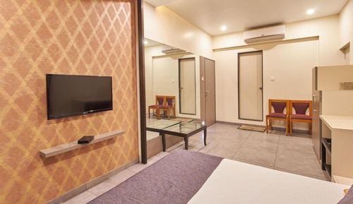 Suite, 1 Double Bed, City View