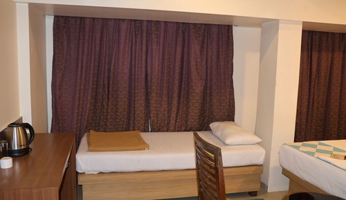 Deluxe Double Room Single Use, 1 King Bed with Sofa bed, Private Bathroom