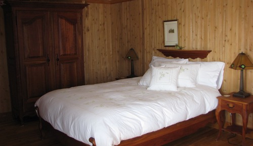 Exclusive Double Room, Ensuite, River View (Chantalou)