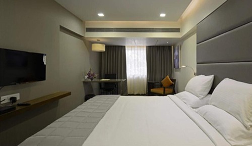 Deluxe Suite